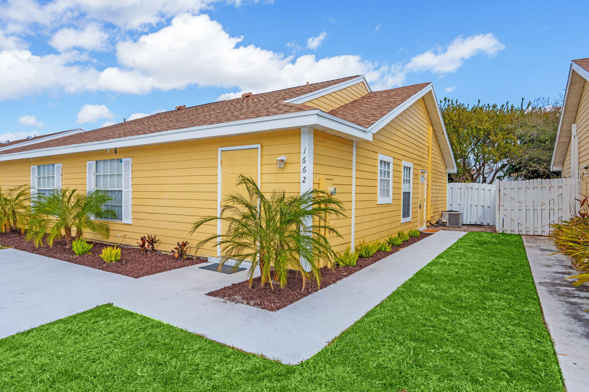 1662 Royal Forest Court