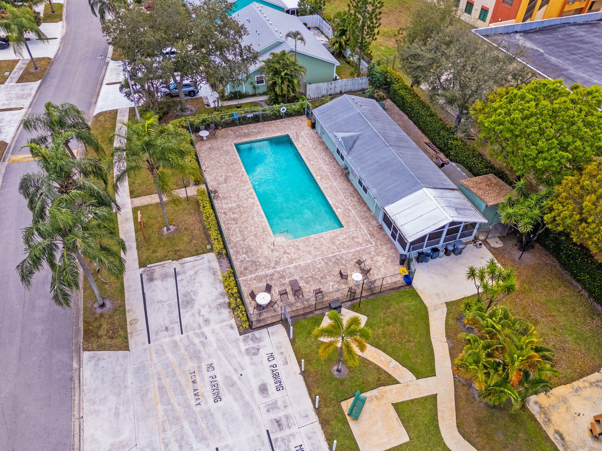 1662 Royal Forest Court