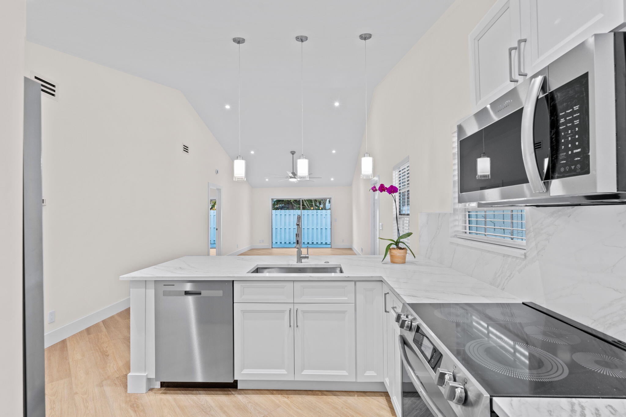 1662 Royal Forest Court