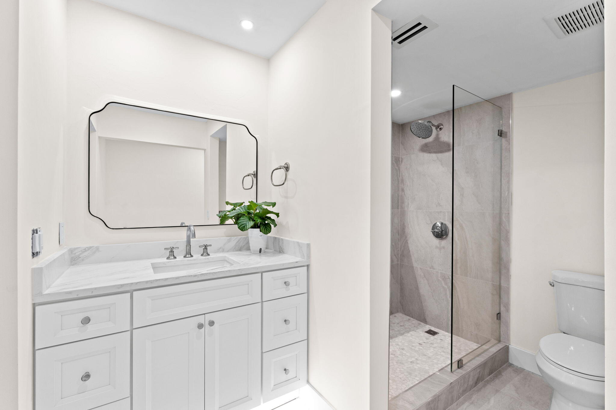 1662 Royal Forest Court