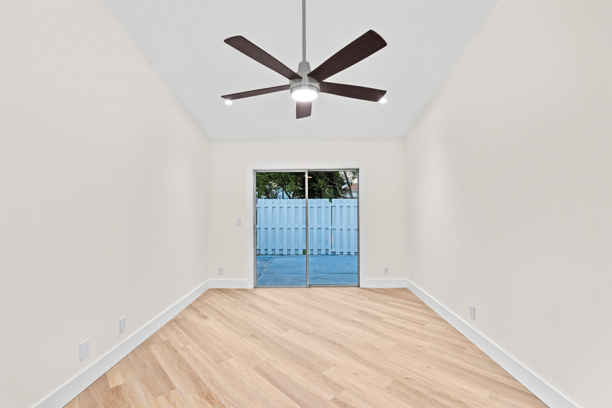 1662 Royal Forest Court