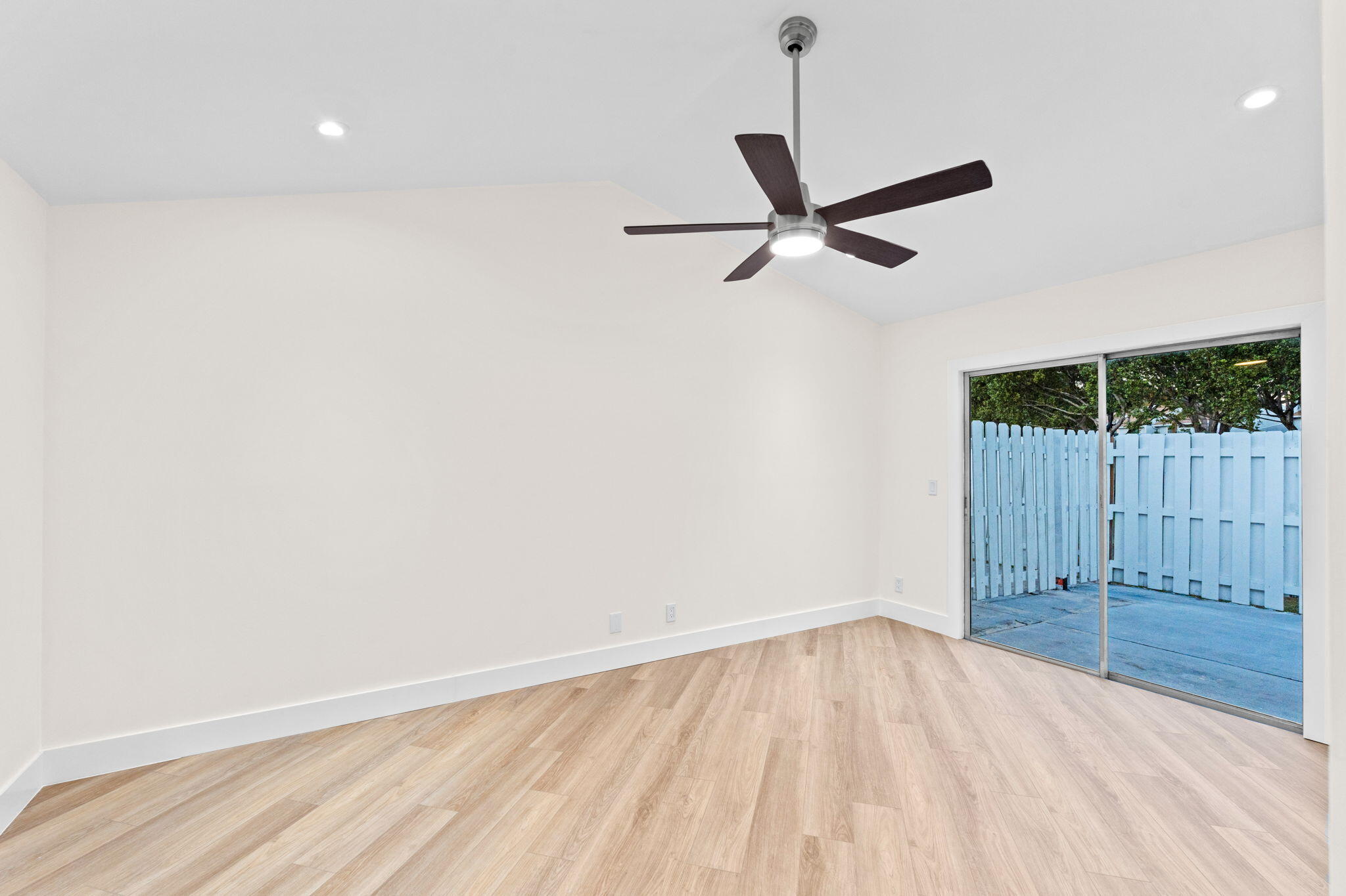 1662 Royal Forest Court