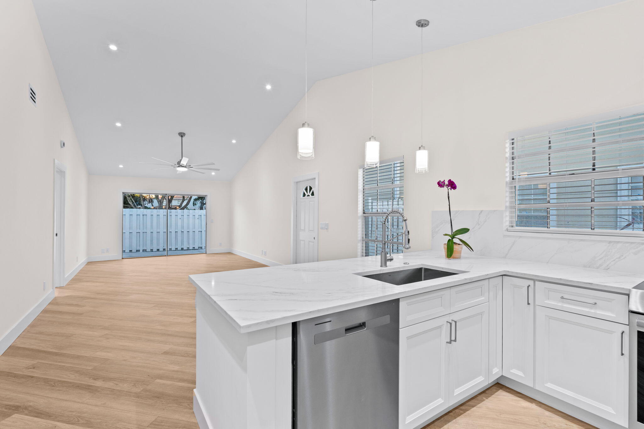 1662 Royal Forest Court