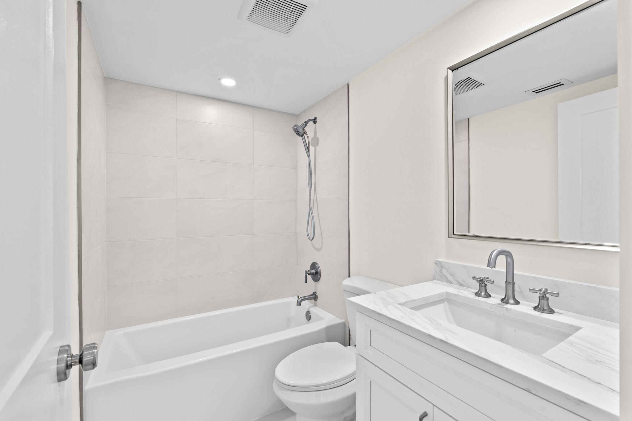 1662 Royal Forest Court