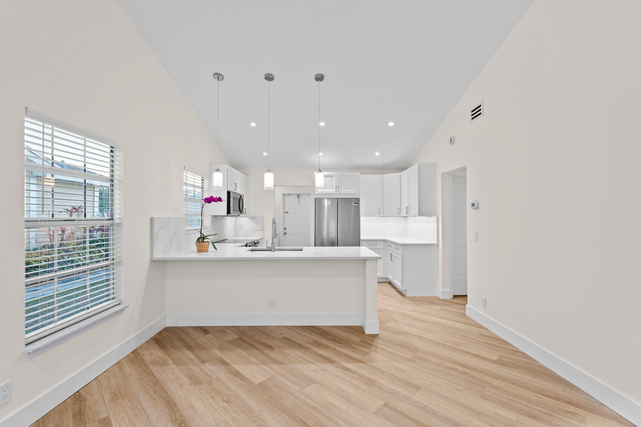 1662 Royal Forest Court