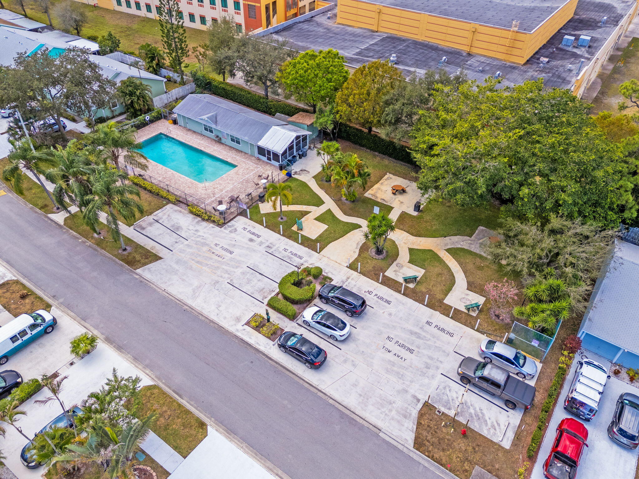 1662 Royal Forest Court