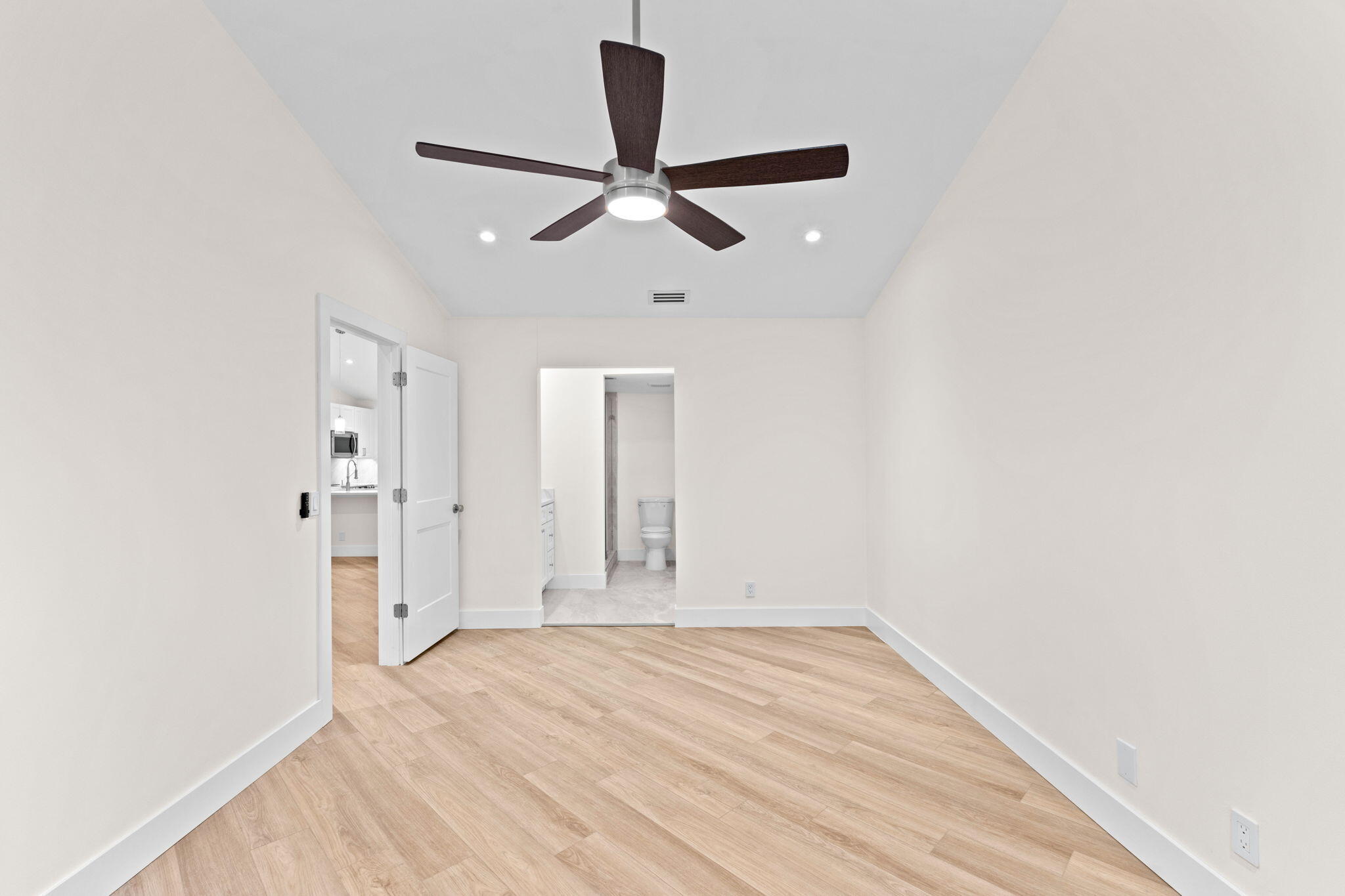 1662 Royal Forest Court