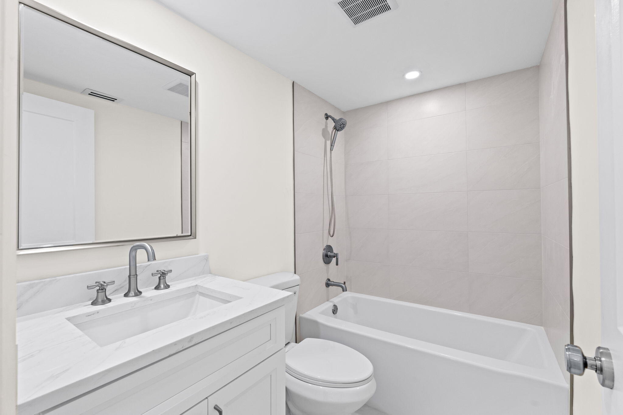 1658 Royal Forest Court Court