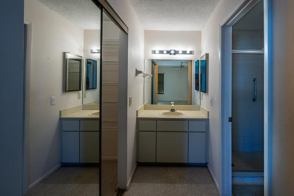 7667 SE Sugar Sand Circle