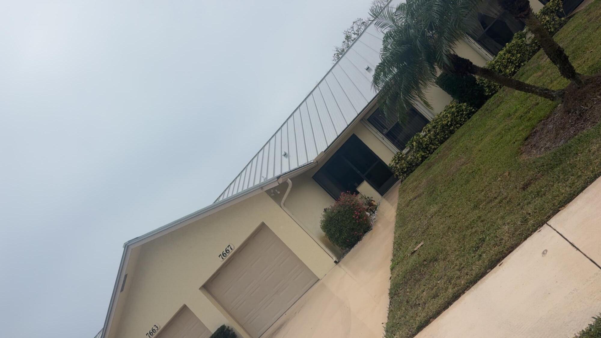 7667 SE Sugar Sand Circle