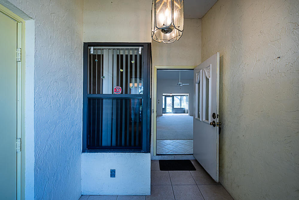 7667 SE Sugar Sand Circle