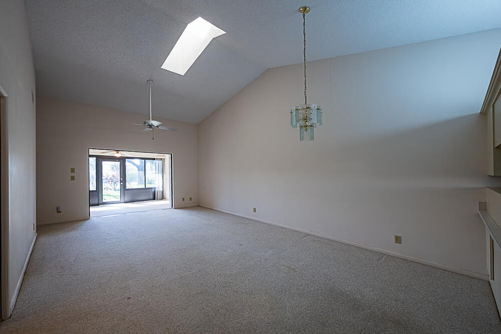 7667 SE Sugar Sand Circle