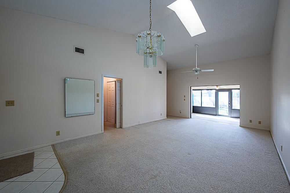 7667 SE Sugar Sand Circle