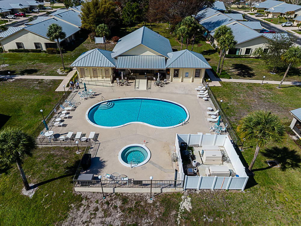 7667 SE Sugar Sand Circle