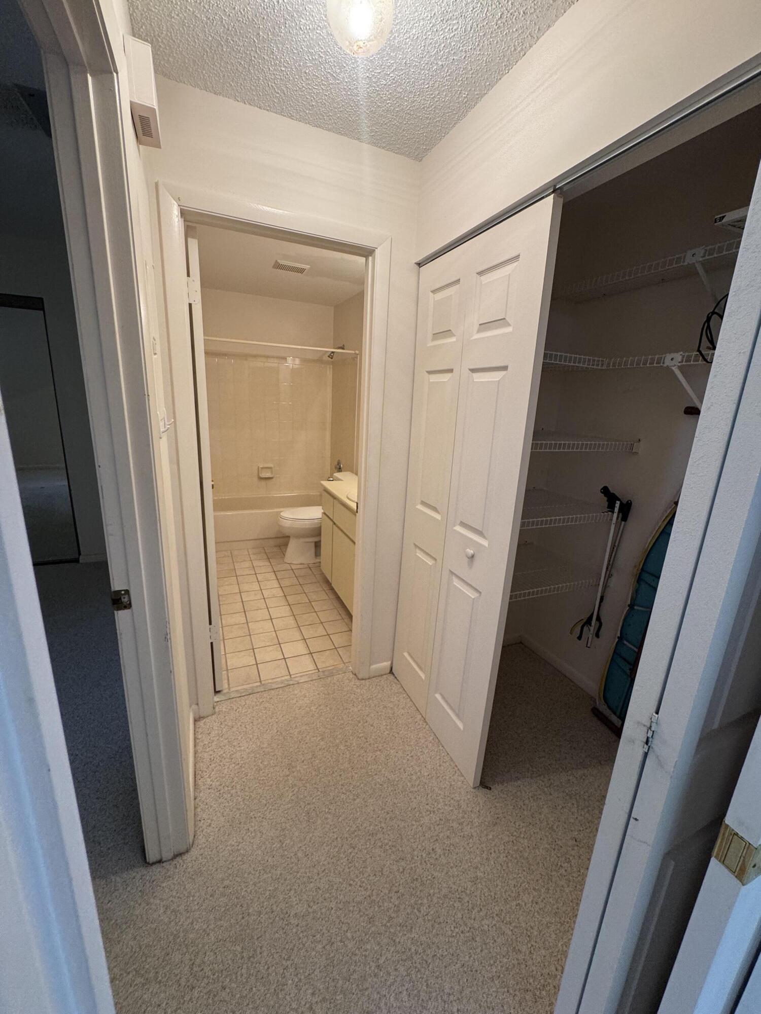 7667 SE Sugar Sand Circle