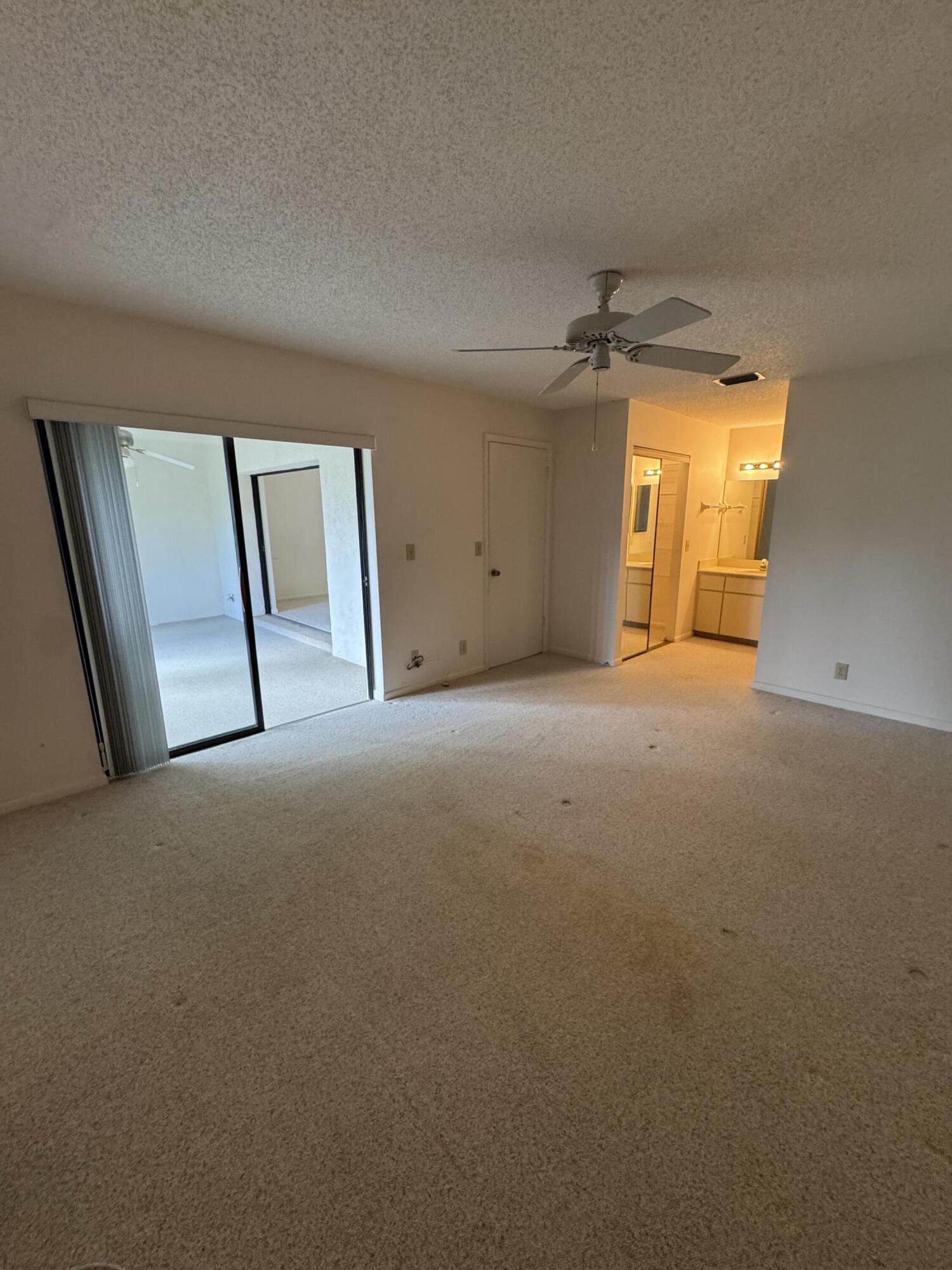 7667 SE Sugar Sand Circle