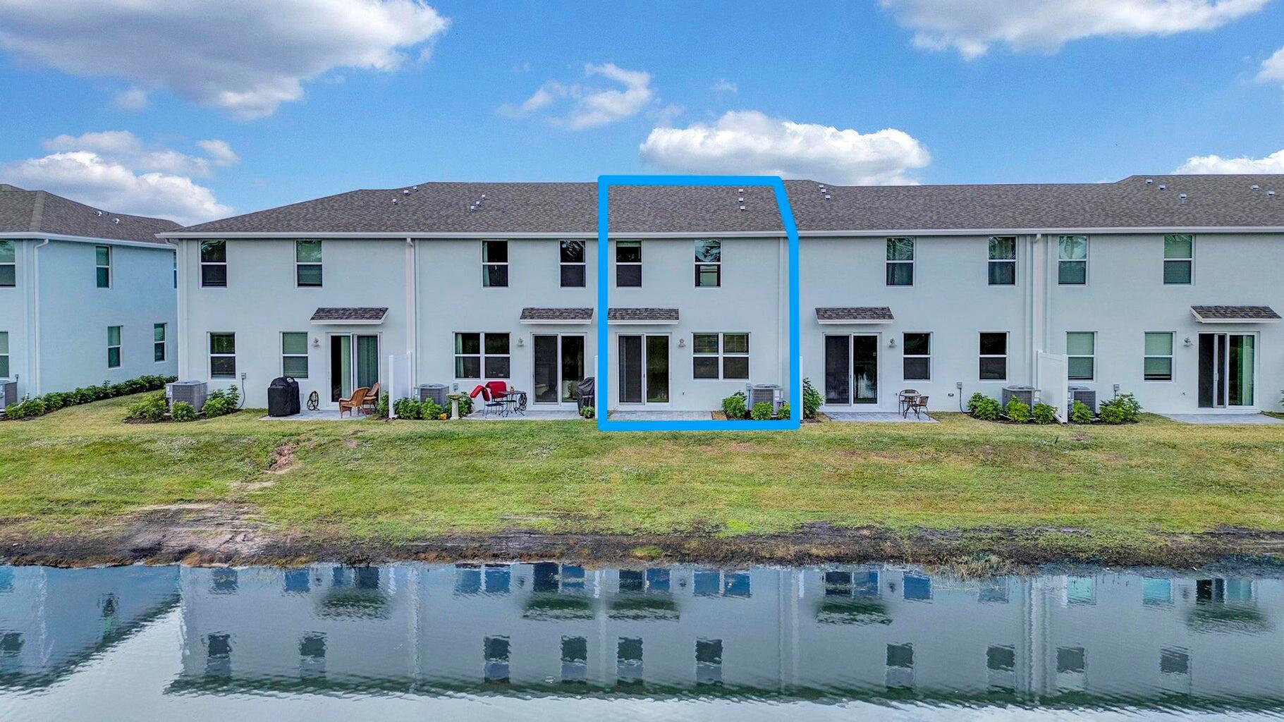 5748 SE Edgewater Circle