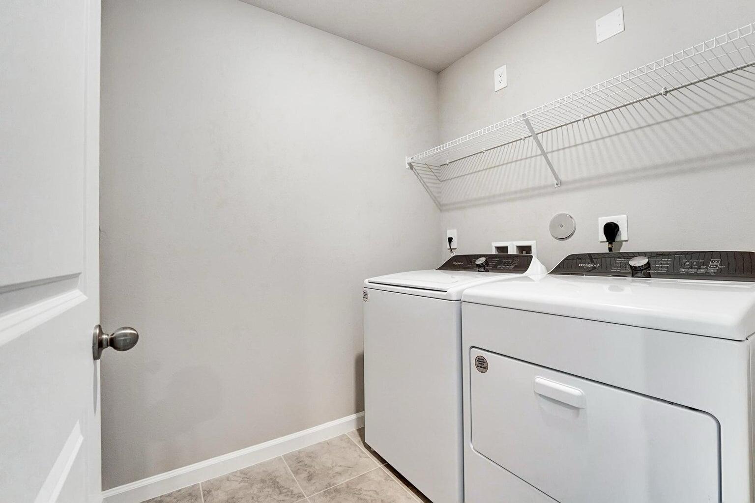 5748 SE Edgewater Circle