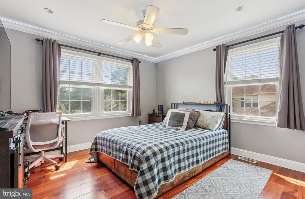 1004 WINDING RIVER LANE