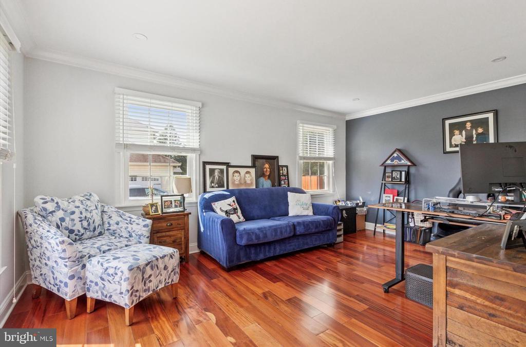 1004 WINDING RIVER LANE