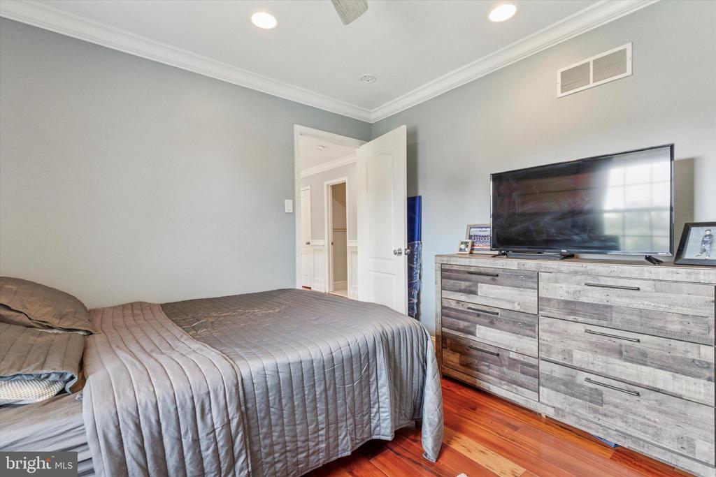 1004 WINDING RIVER LANE