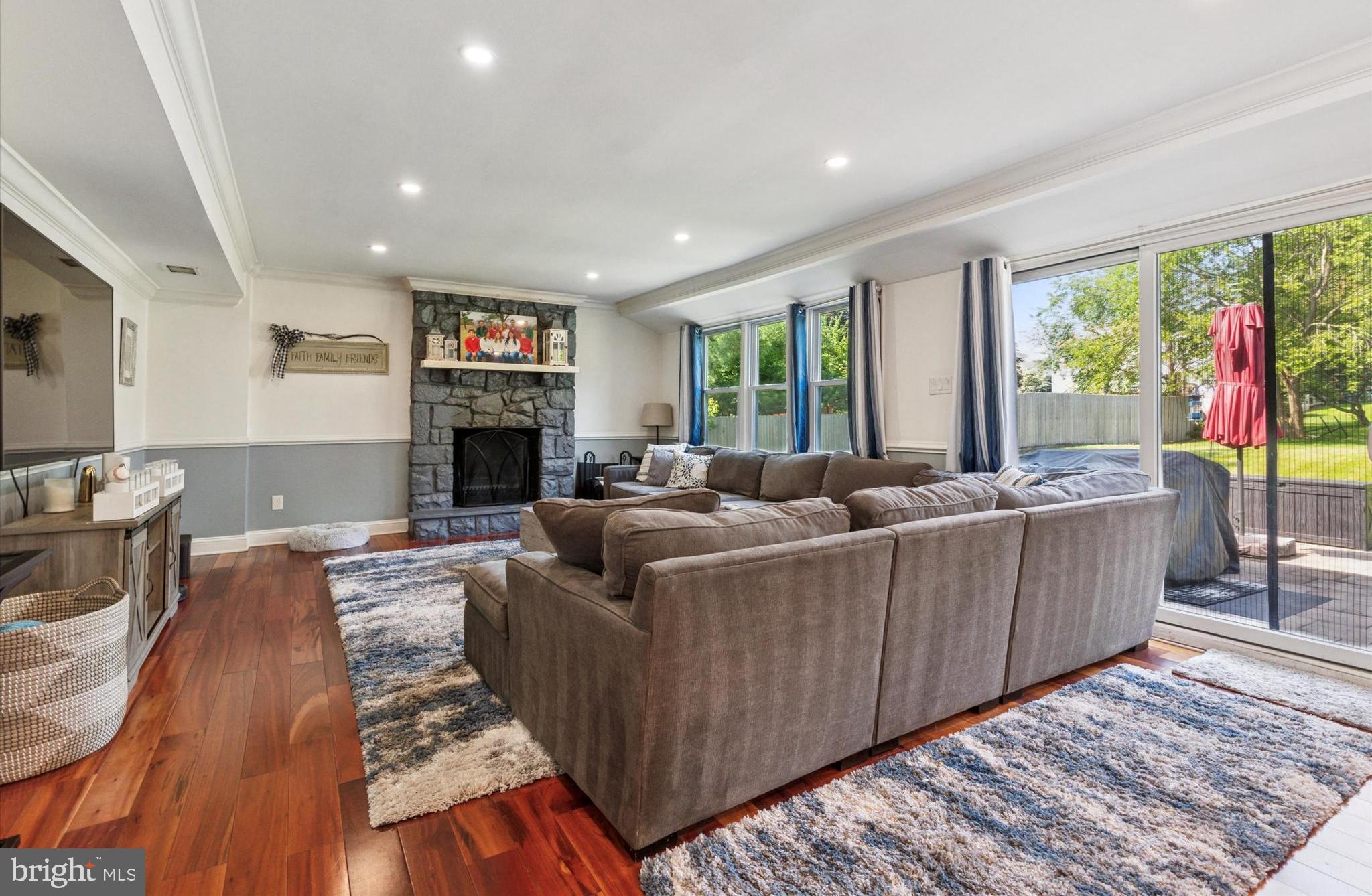 1004 WINDING RIVER LANE
