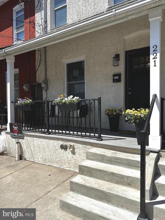 221 WALNUT STREET