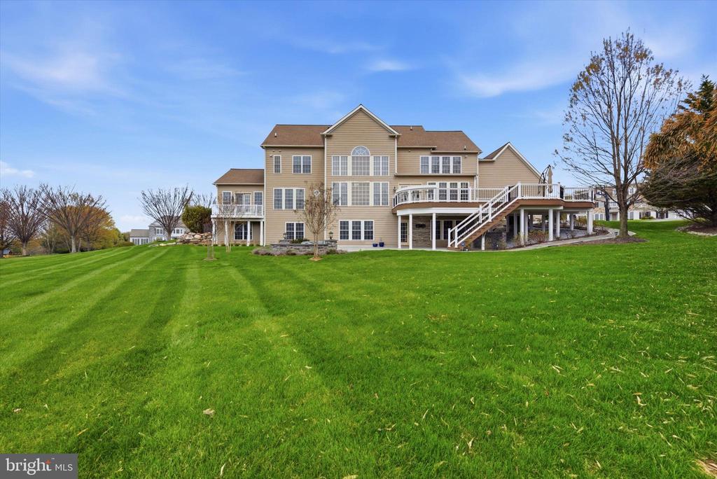 8 DEERFIELD DRIVE