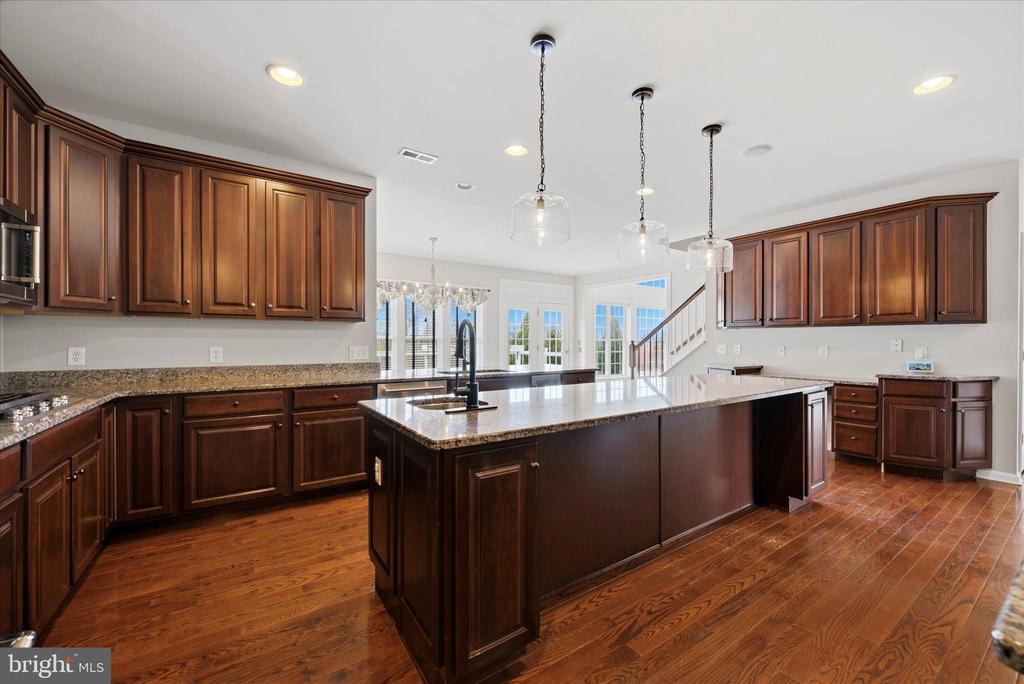 8 DEERFIELD DRIVE