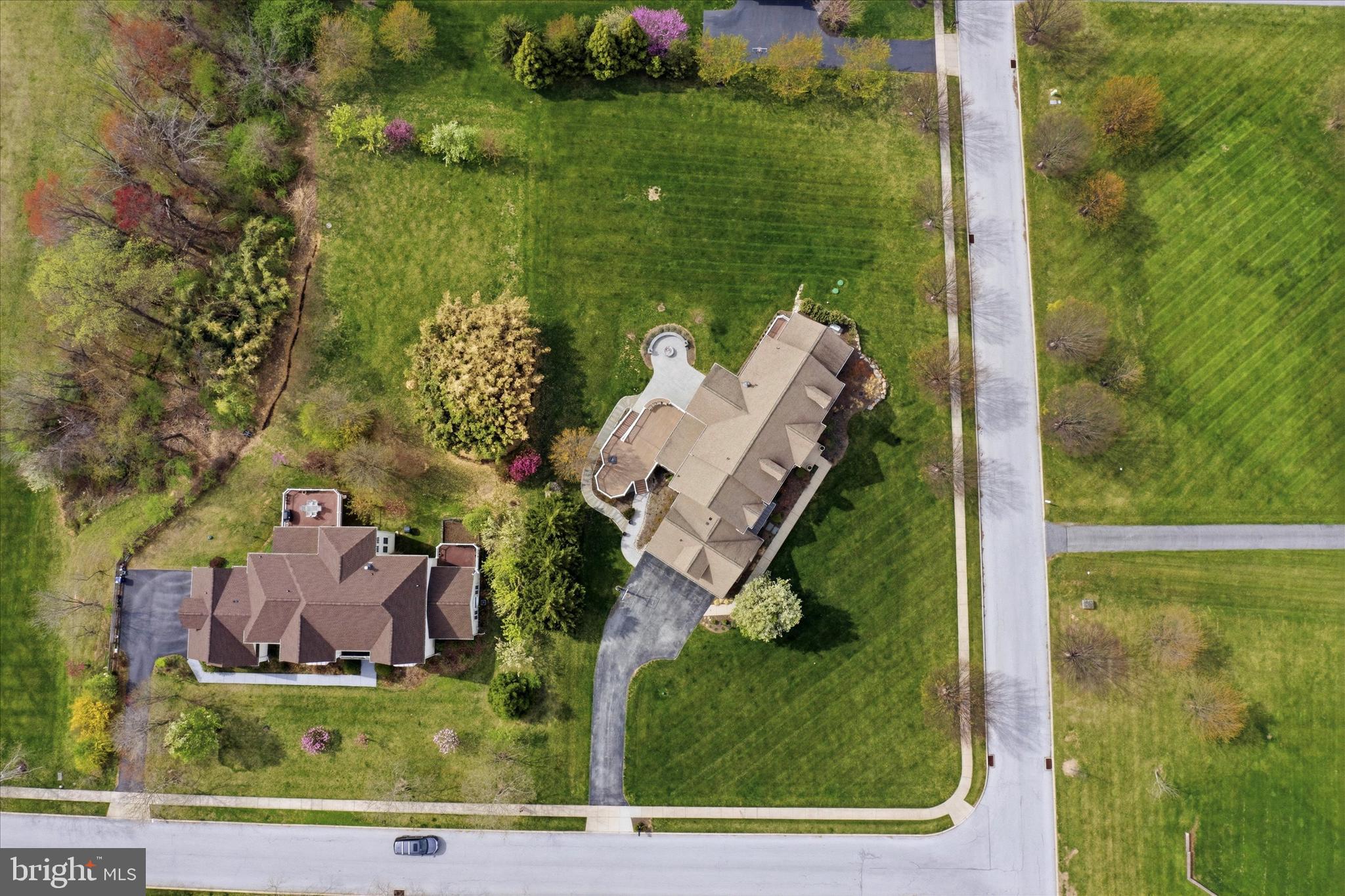 8 DEERFIELD DRIVE