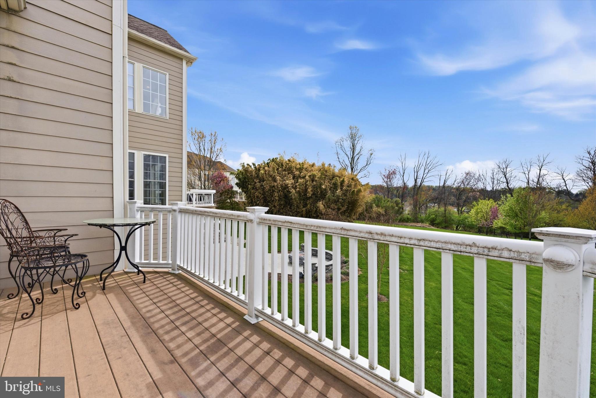 8 DEERFIELD DRIVE