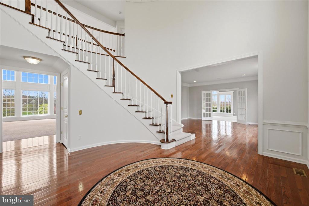 8 DEERFIELD DRIVE
