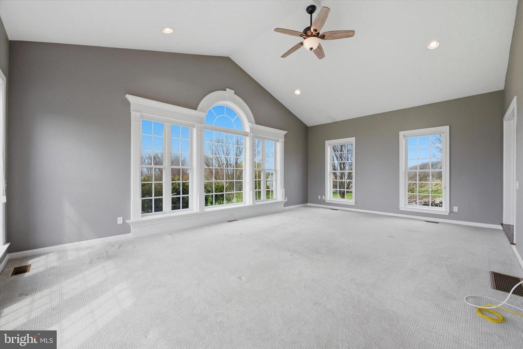 8 DEERFIELD DRIVE
