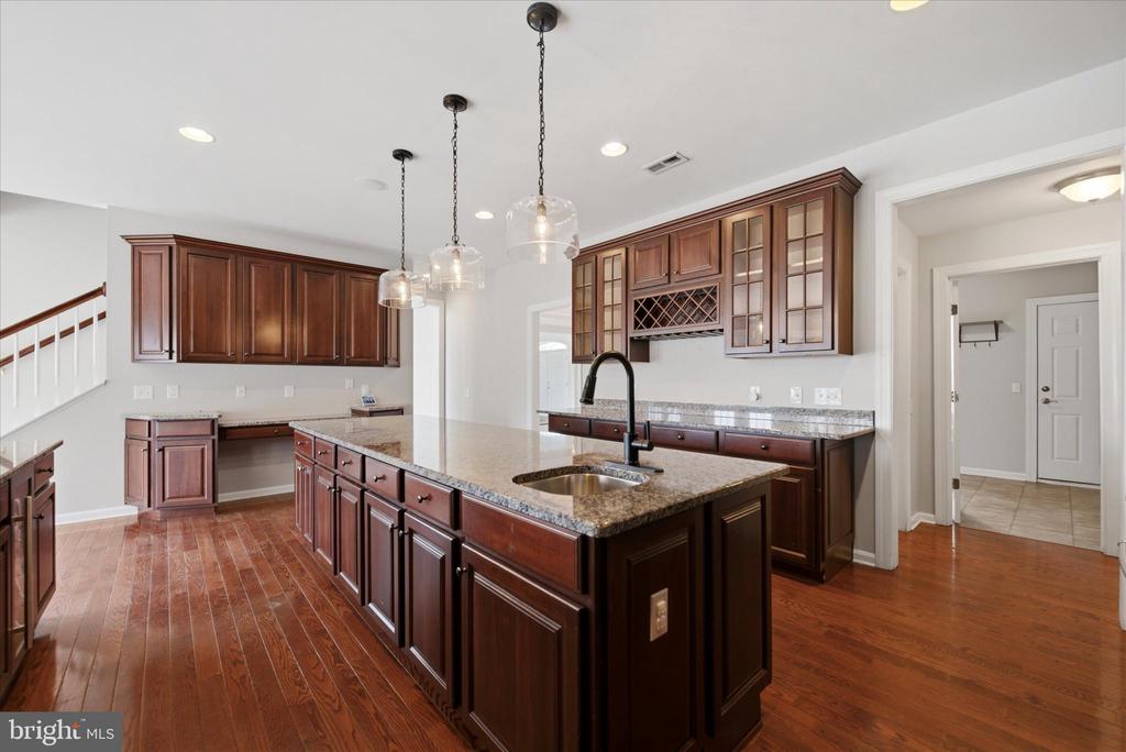 8 DEERFIELD DRIVE