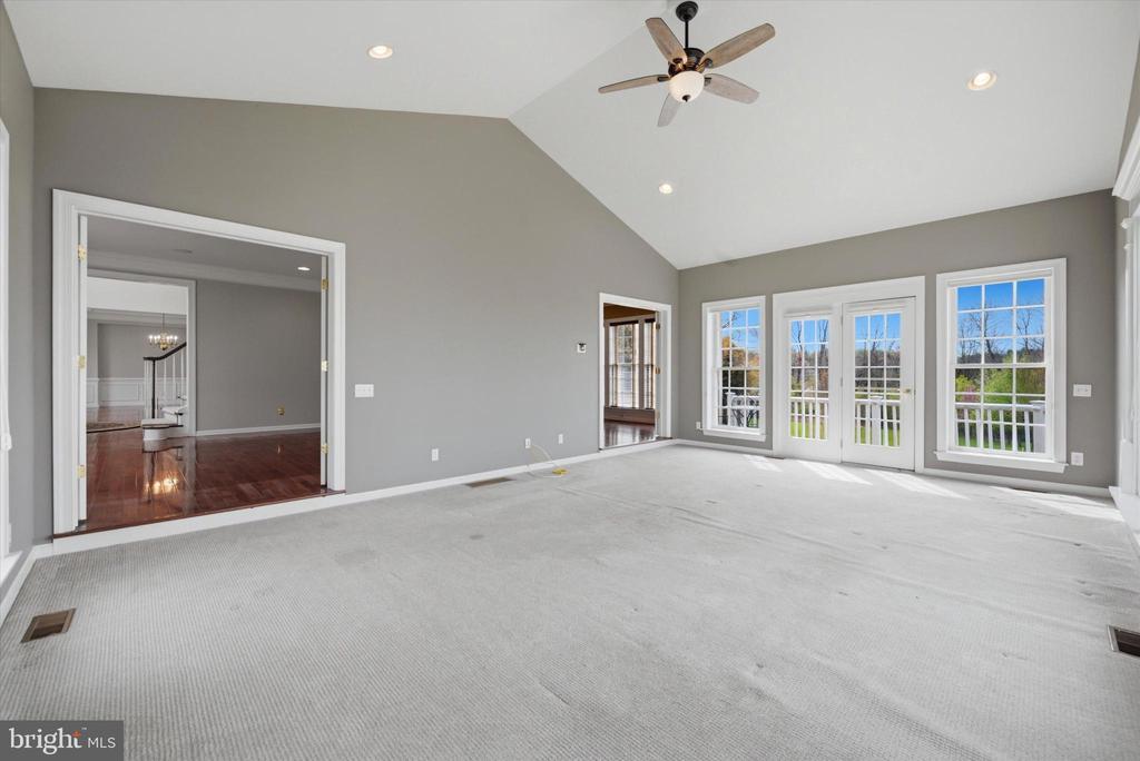 8 DEERFIELD DRIVE