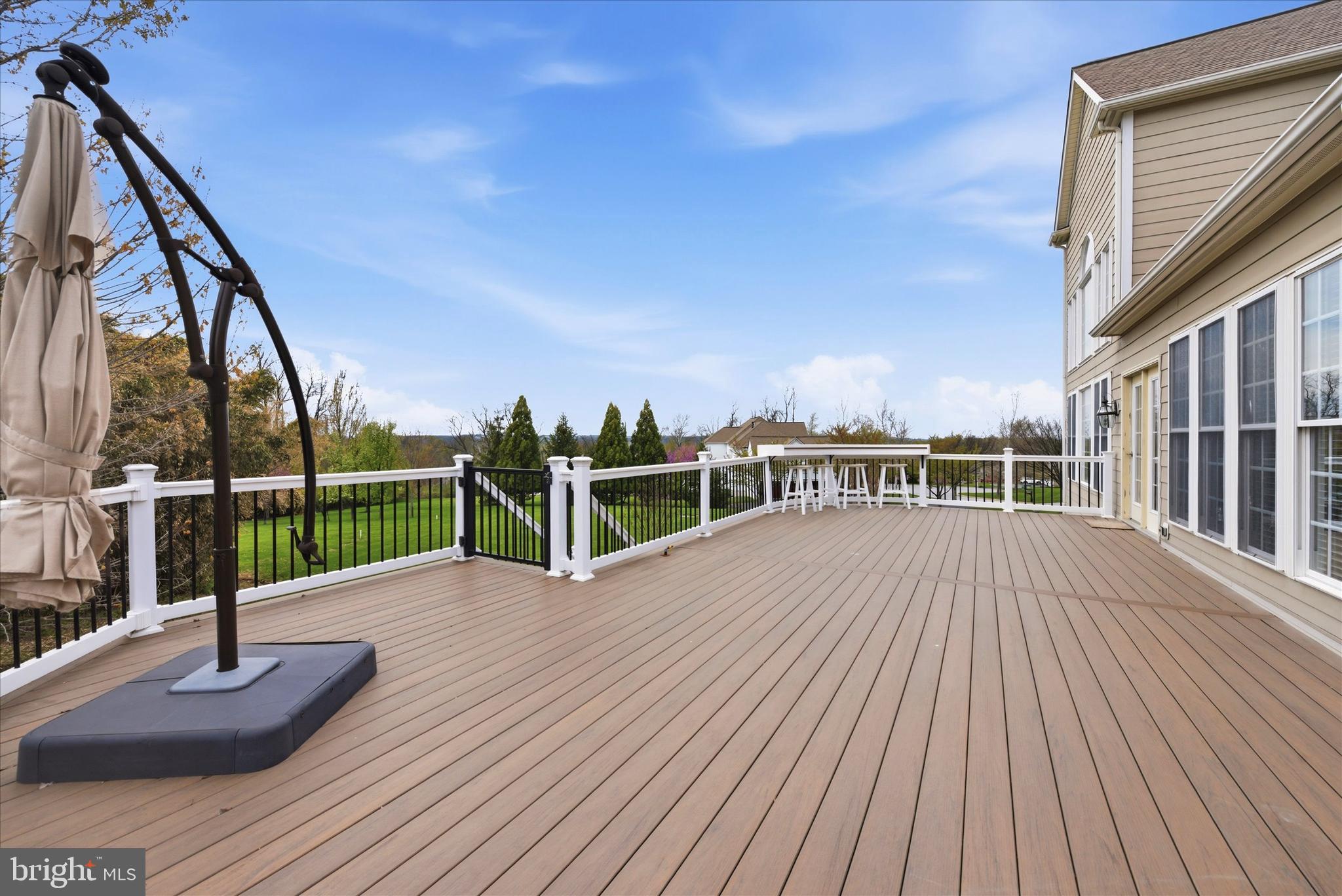 8 DEERFIELD DRIVE