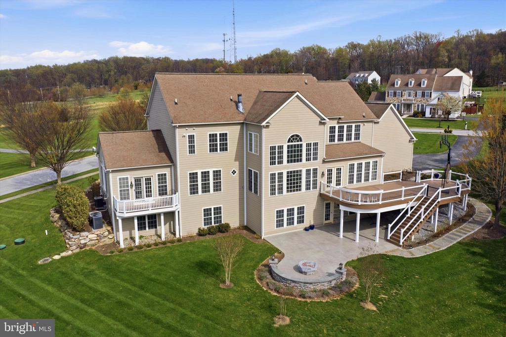 8 DEERFIELD DRIVE