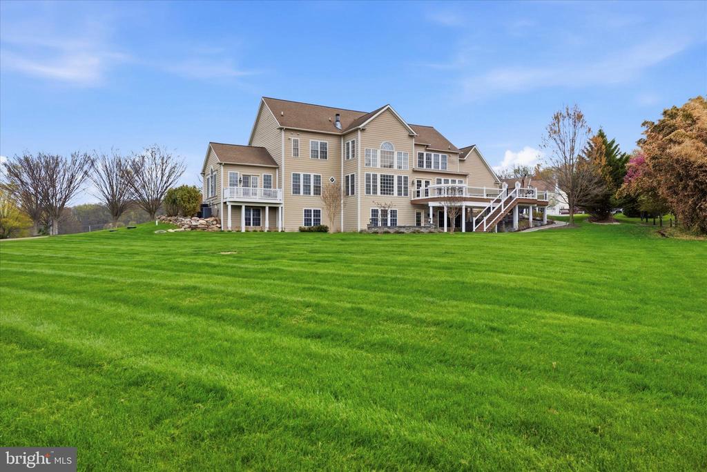 8 DEERFIELD DRIVE