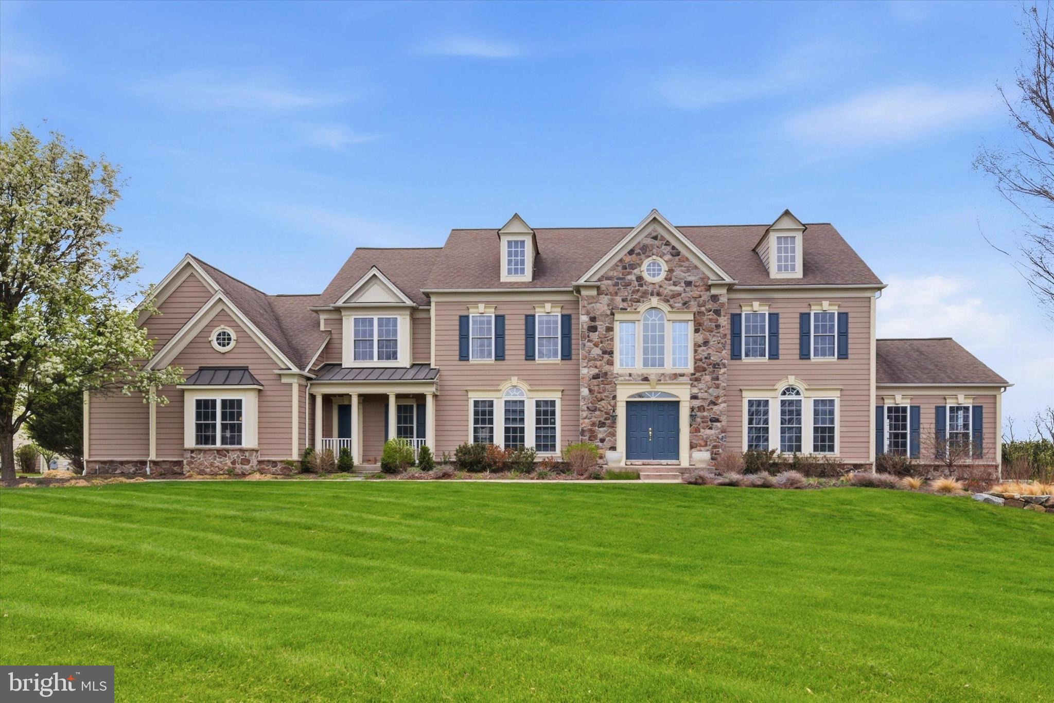 8 DEERFIELD DRIVE