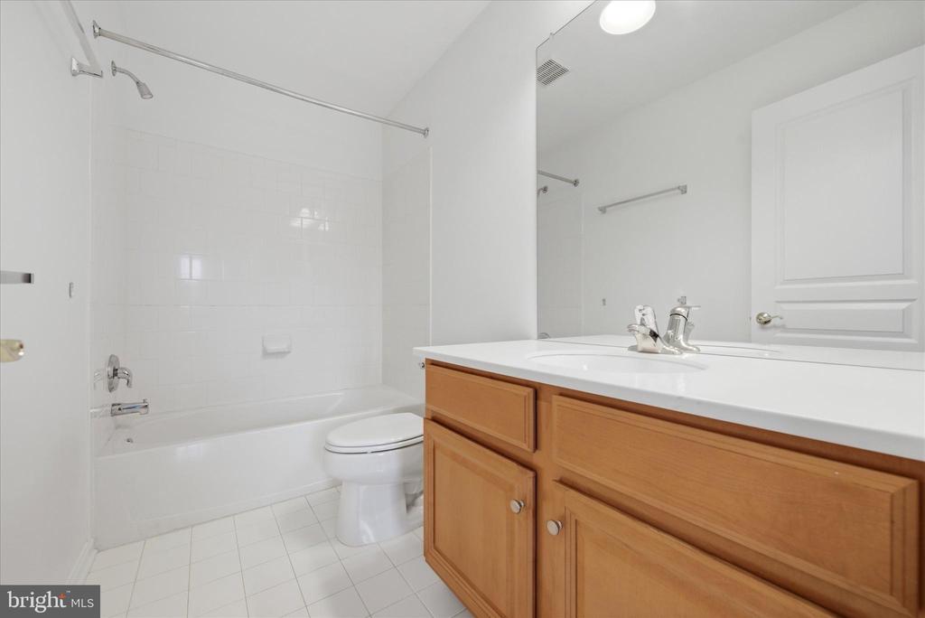 8 DEERFIELD DRIVE