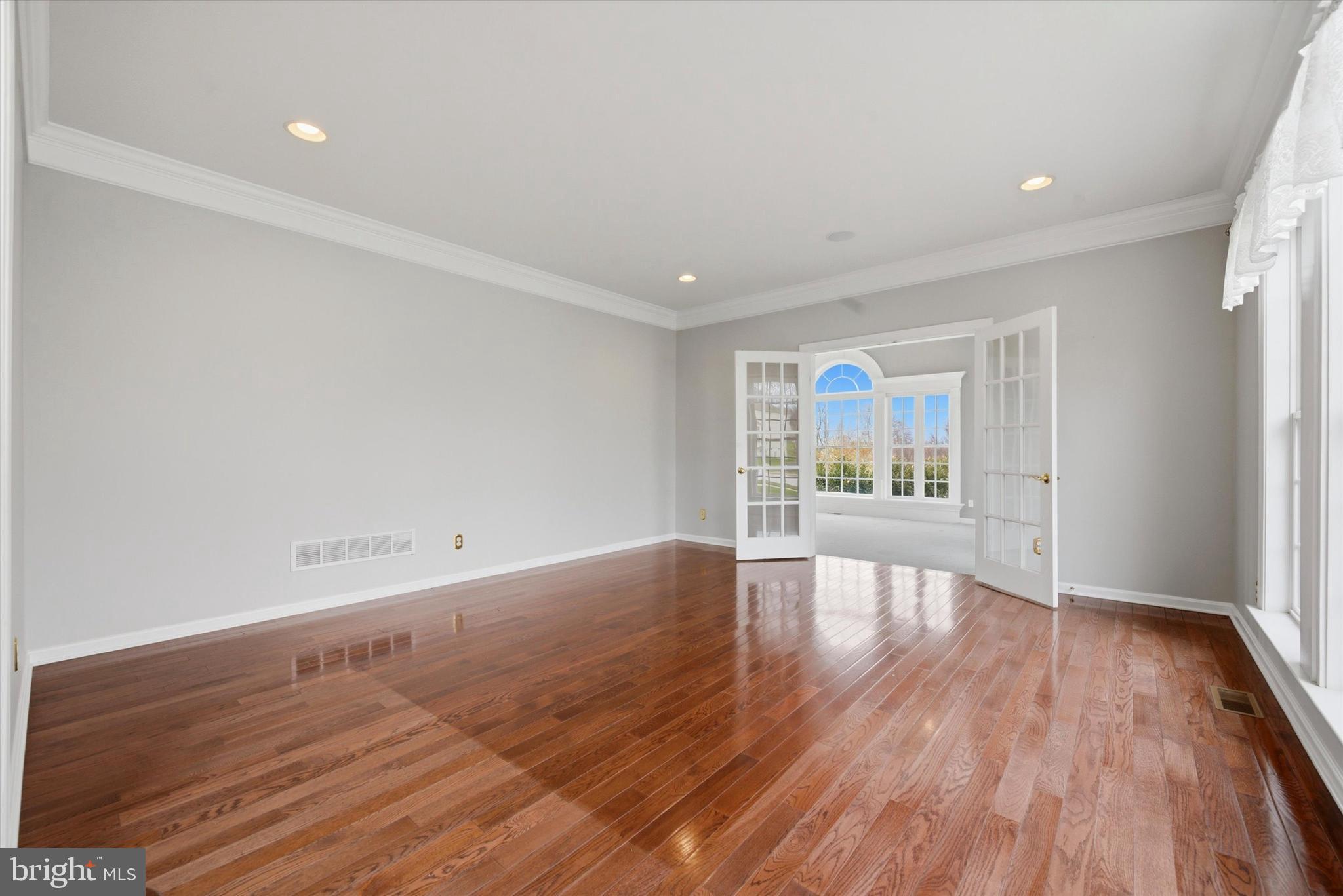8 DEERFIELD DRIVE