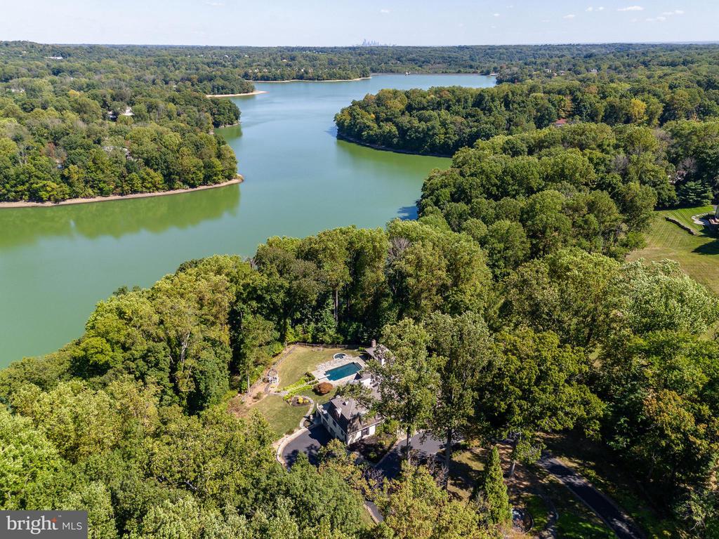24 LAKEWOOD DRIVE