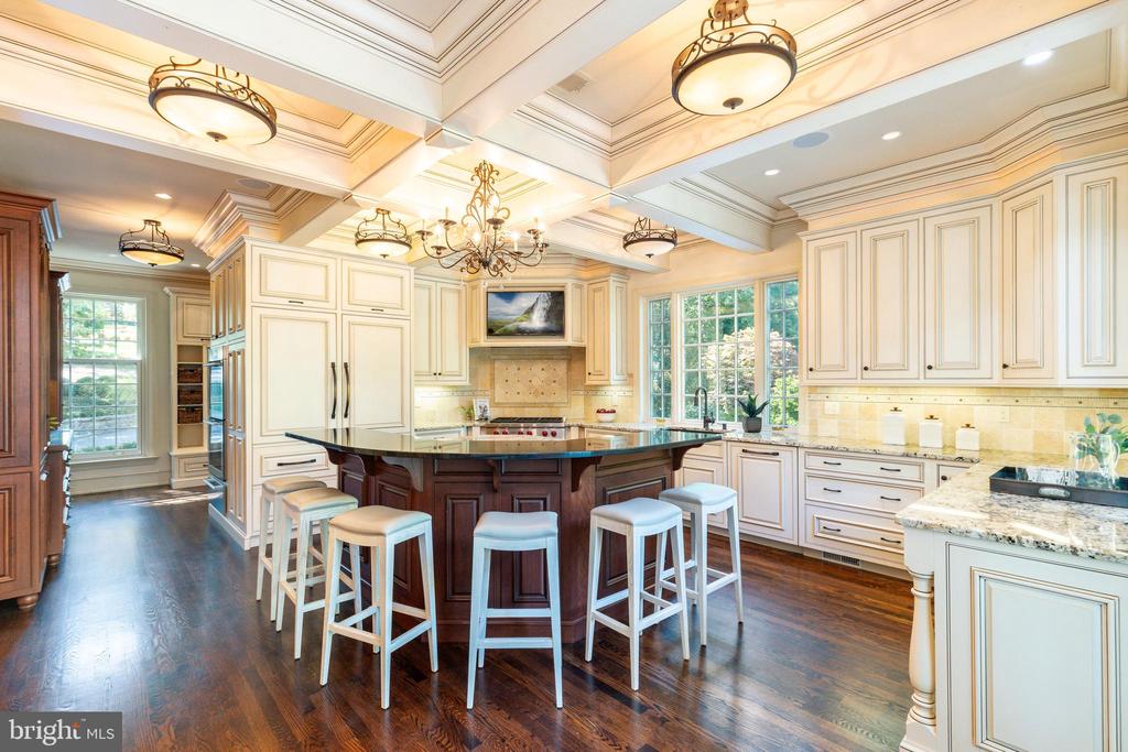 24 LAKEWOOD DRIVE