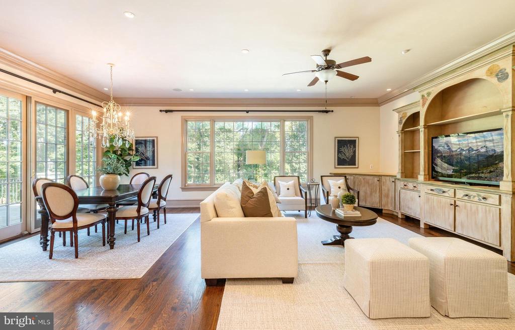 24 LAKEWOOD DRIVE