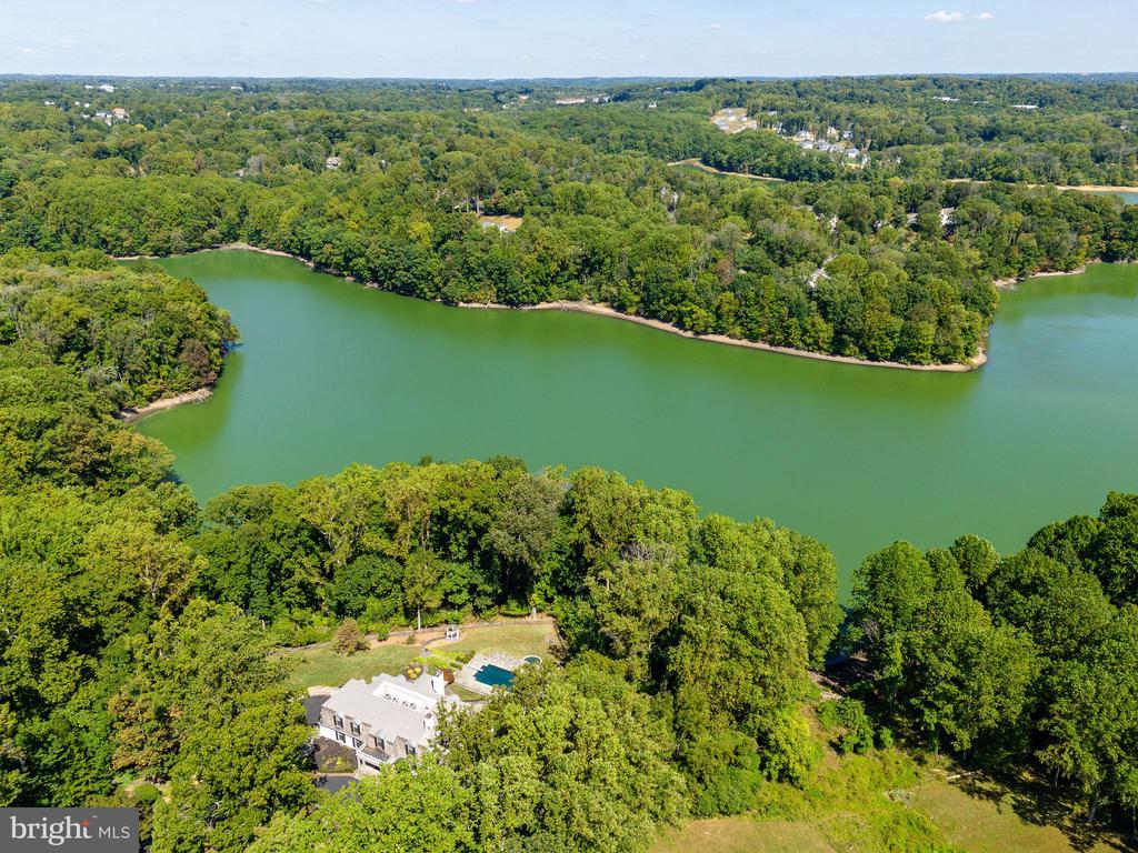 24 LAKEWOOD DRIVE