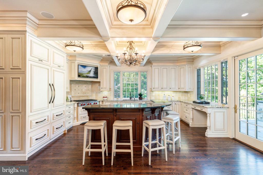 24 LAKEWOOD DRIVE
