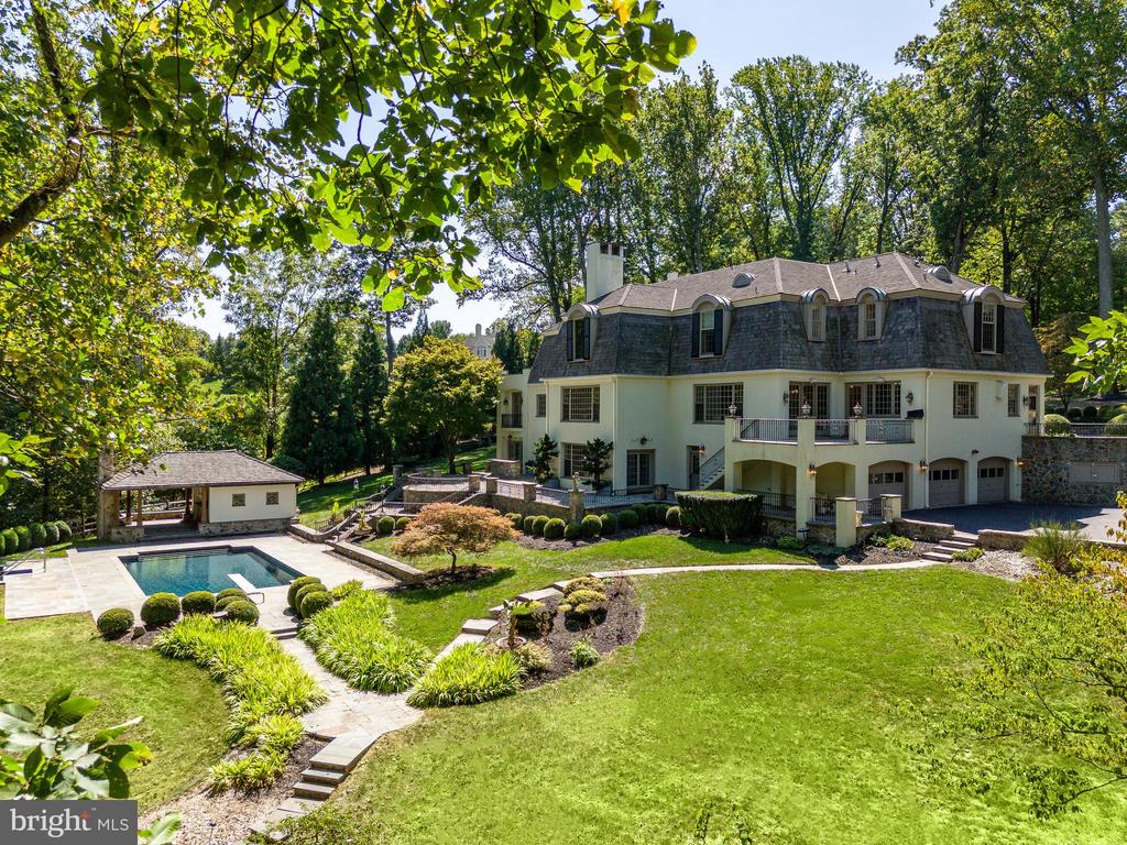 24 LAKEWOOD DRIVE