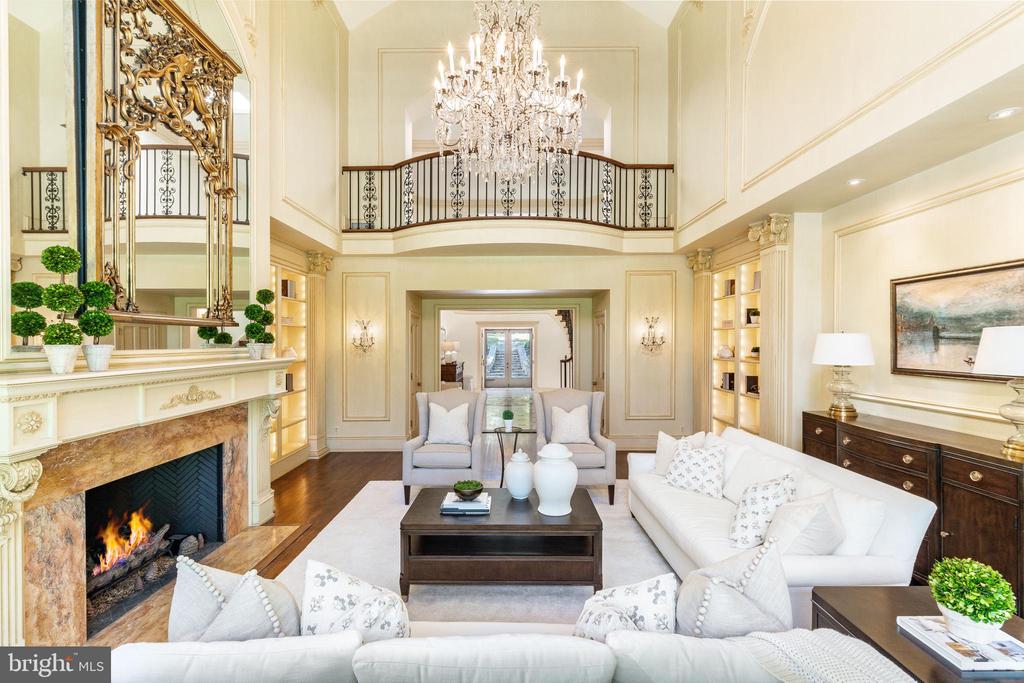 24 LAKEWOOD DRIVE