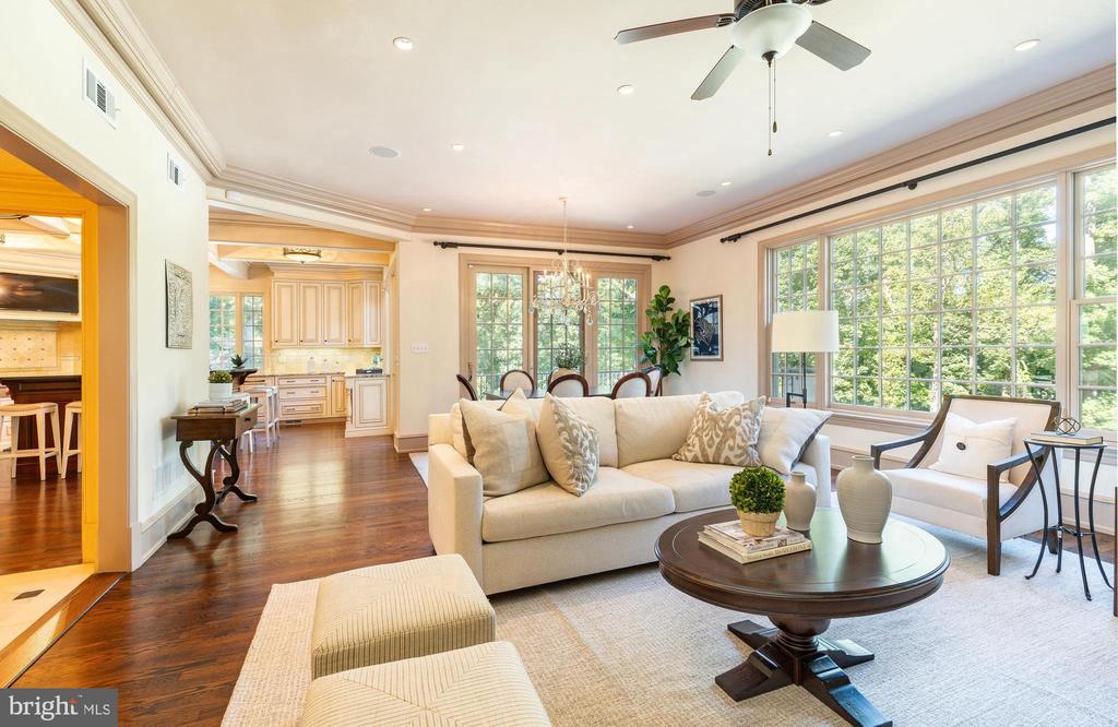24 LAKEWOOD DRIVE
