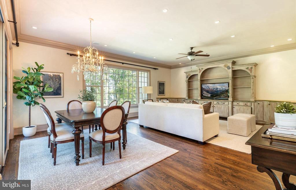 24 LAKEWOOD DRIVE